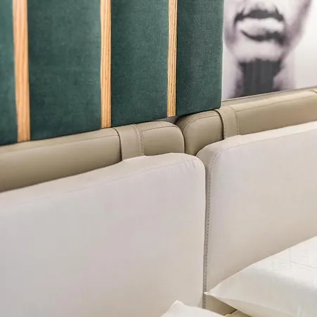 Haris Luxury No.4 * 티라나